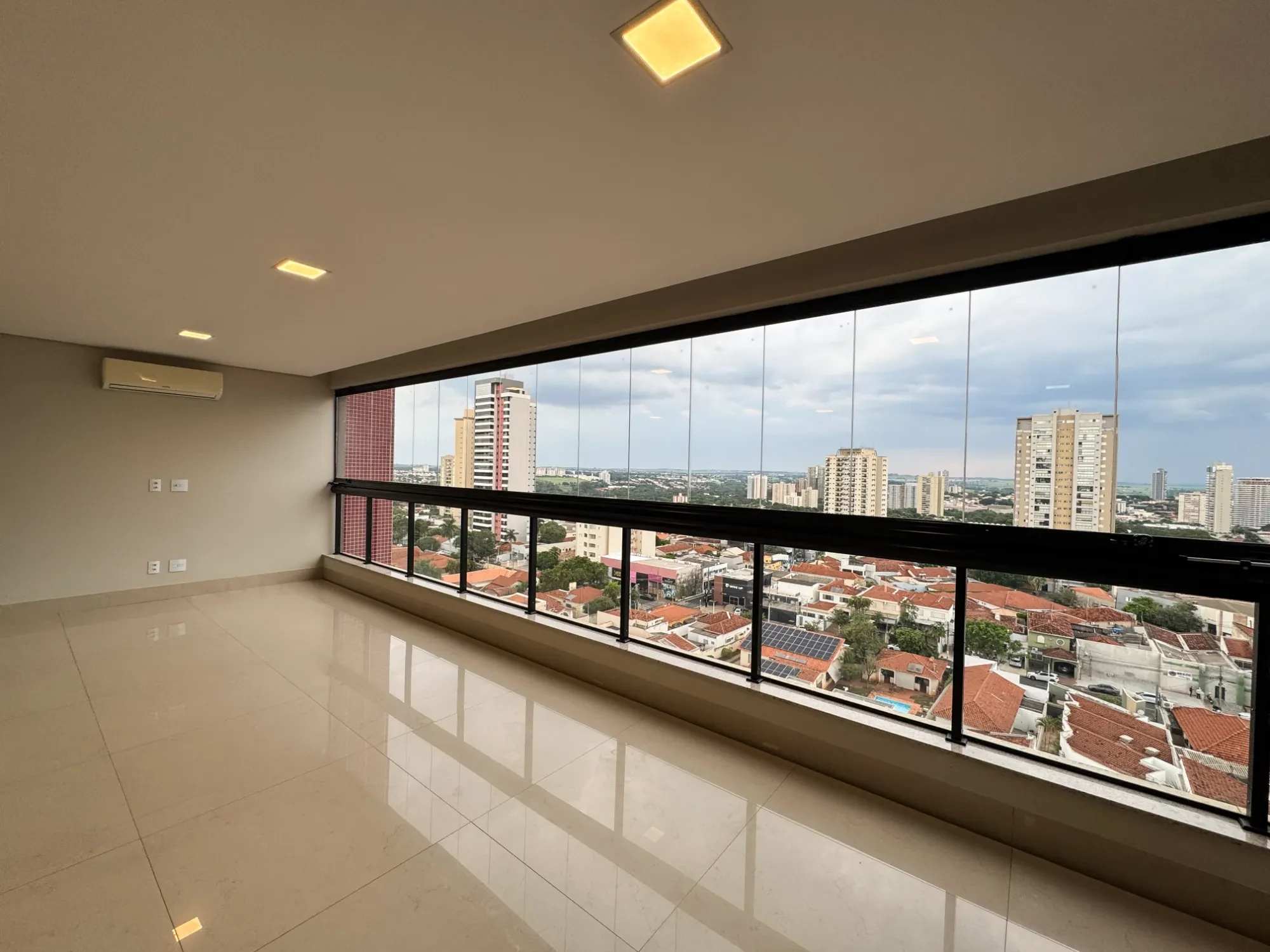 Imagem Apartamento com 3 Quartos para Alugar, 204 m² em Centro - Araçatuba