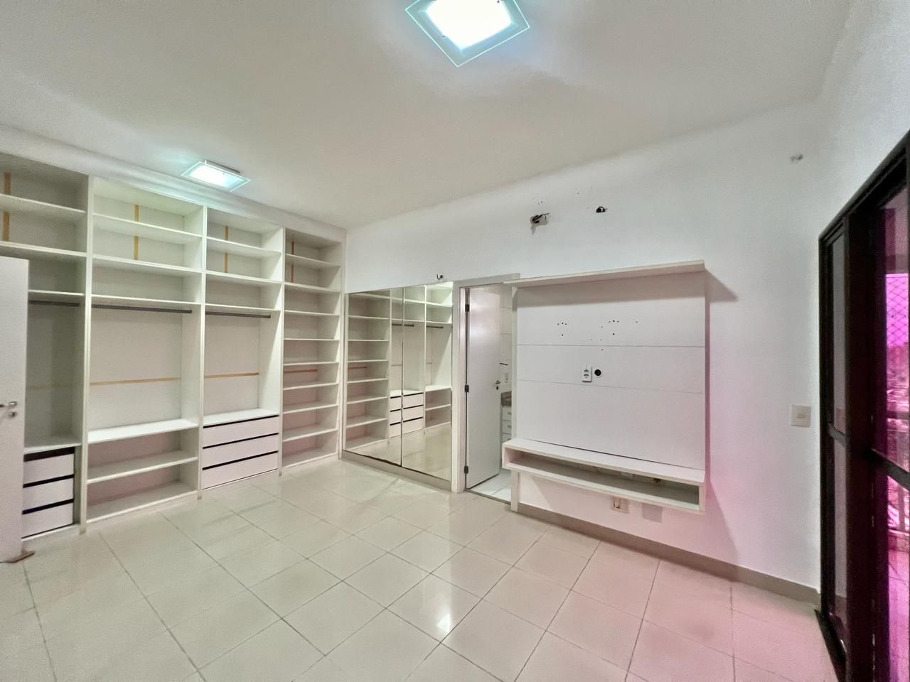 Imagem Apartamento com 4 Quartos à Venda, 155 m²em Batista Campos - Belém
