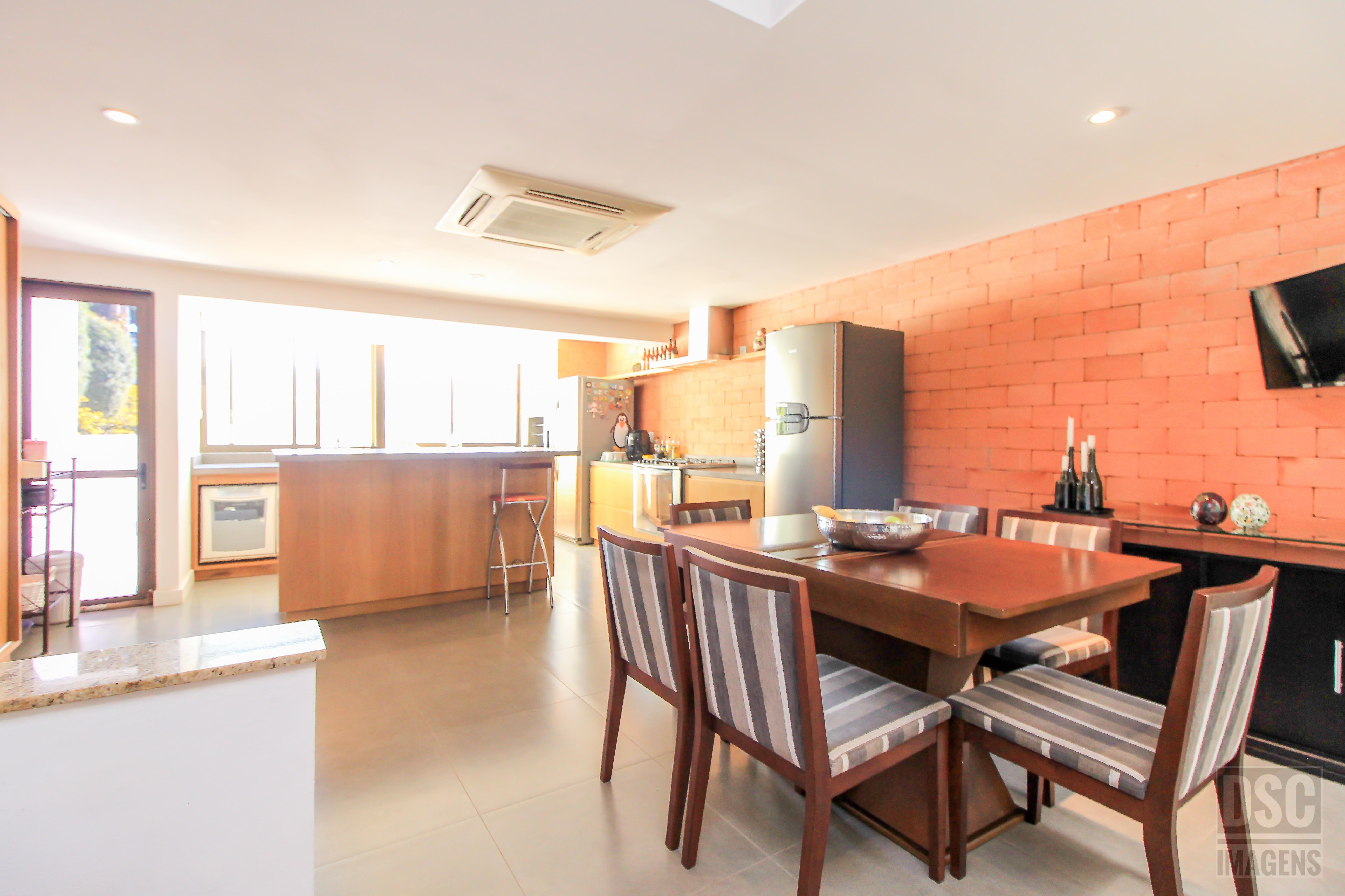 Imagem Casa com 4 Quartos à Venda, 456 m²em Chácara das Pedras - Porto Alegre