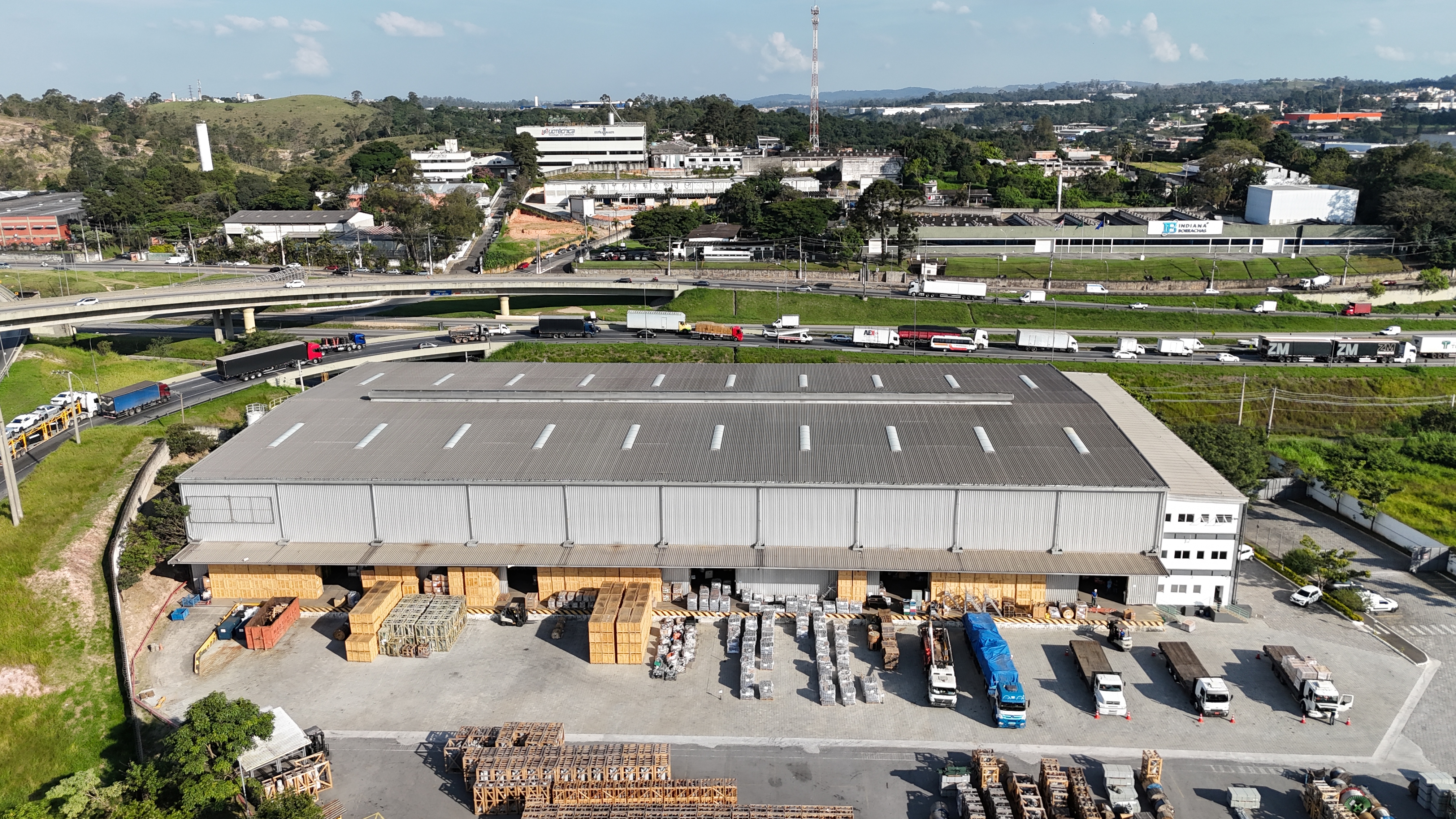 Foto do imóvel: Galpão para Alugar, 7.600 m² em Jardim Vista Alegre - Embu das Artes