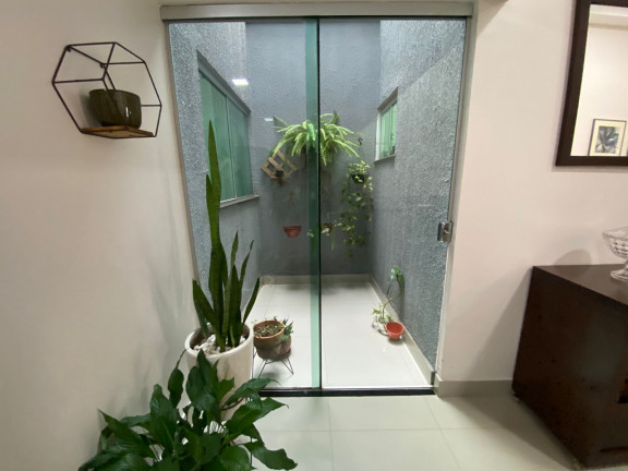 Casa com 3 Quartos à Venda, 2.424 m² em Setor Garavelo - Aparecida de Goiânia