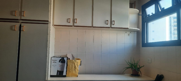 Imagem Apartamento com 3 Quartos para Alugar, 135 m²em Pitangueiras - Guarujá