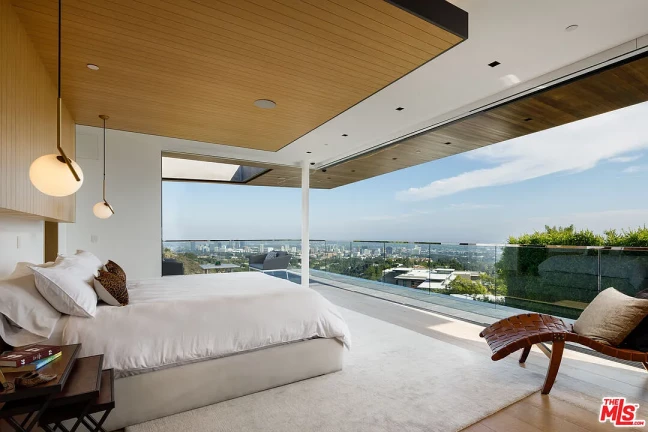 Foto do imóvel: Casa de Condomínio com 6 Quartos à Venda, 933 m²em Alphaville Residencial Um - Barueri