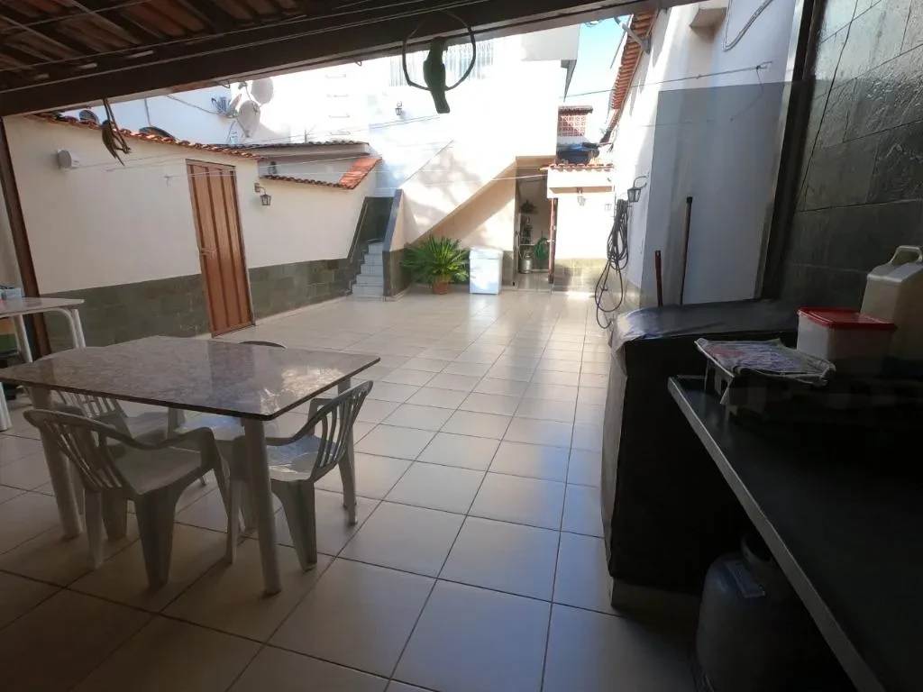 Imagem Casa com 2 Quartos à Venda, 100 m² em Planalto - Belo Horizonte