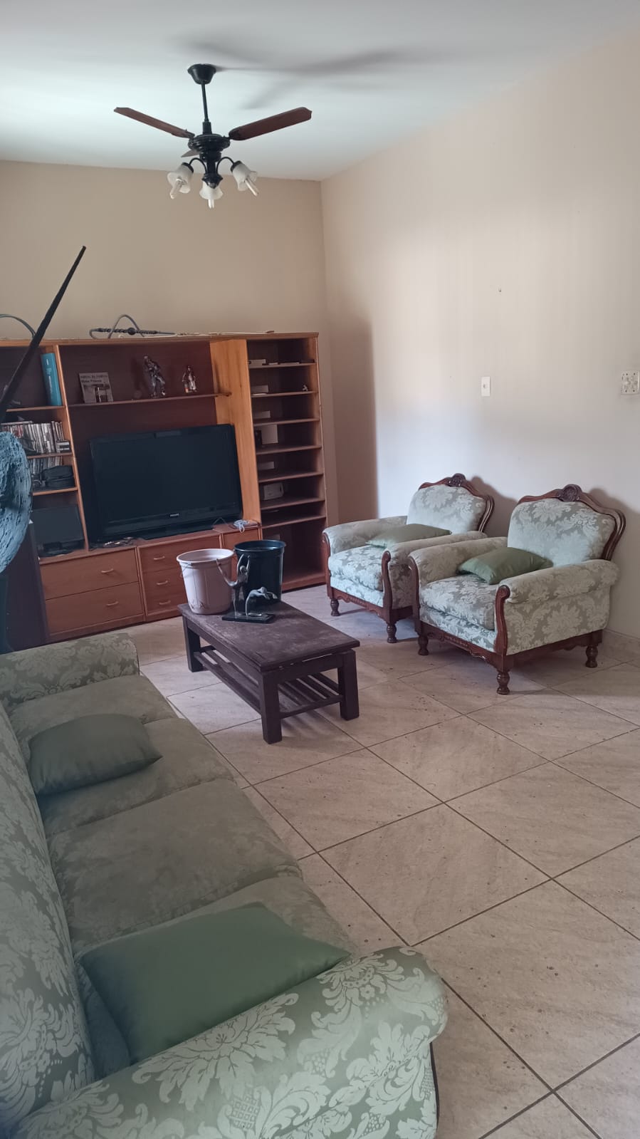 Imagem Casa com 5 Quartos à Venda, 300 m²em Moneró - Rio de Janeiro