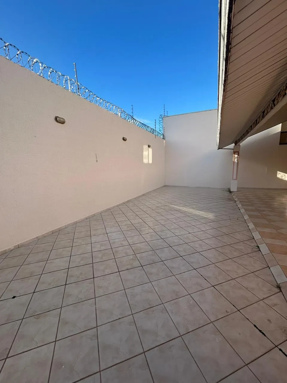 Foto do imóvel: Casa de Condomínio com 3 Quartos para Alugar, 200 metro em Cidade Jardim - Jacareí