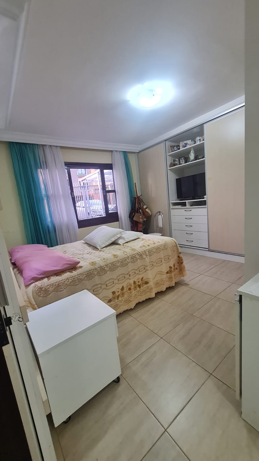 Foto do imóvel: Casa com 3 Quartos à Venda, 400 m² em Portão - Curitiba