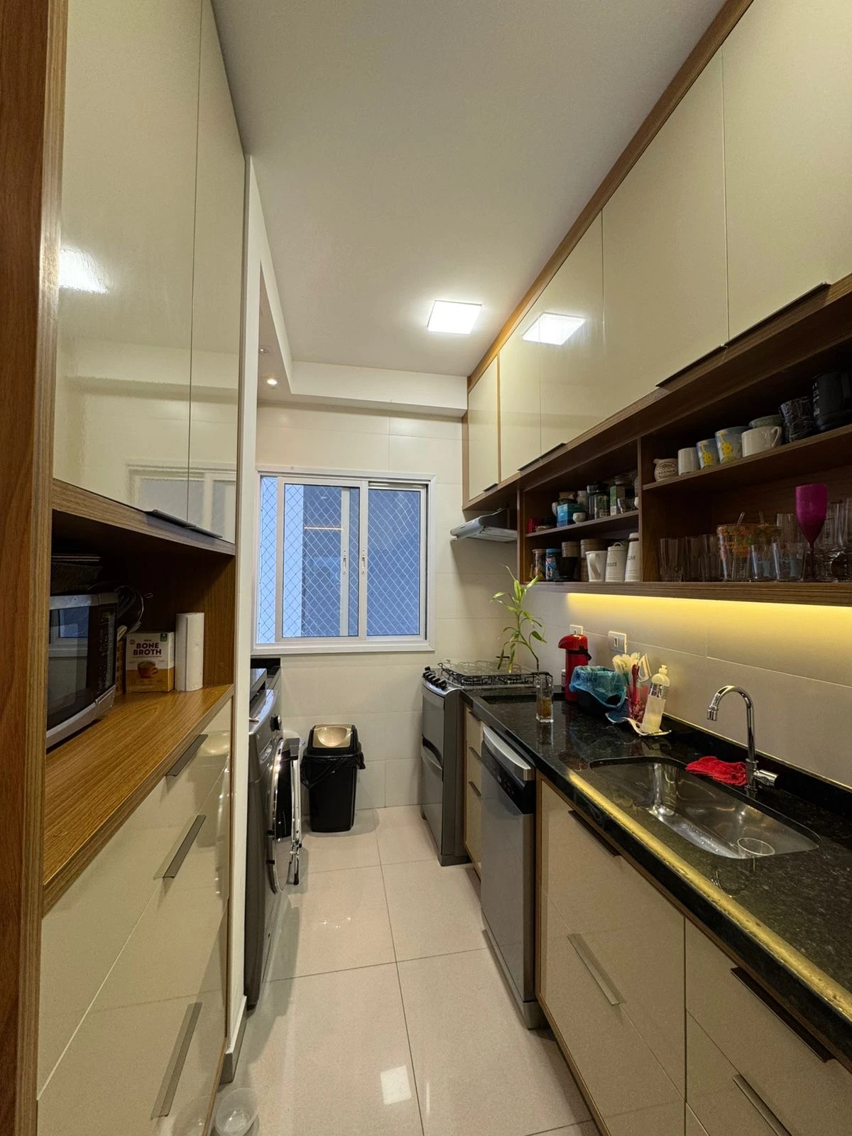 Foto do imóvel: Apartamento com 3 Quartos à Venda ou Locação, 101 m² em Sumaré - Caraguatatuba