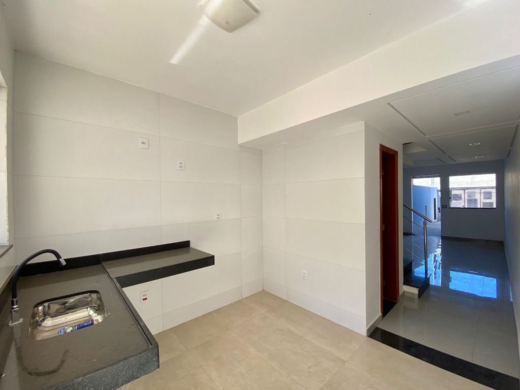Imagem Casa com 2 Quartos à Venda, 68 m² em Lagoinha Leblon (Venda Nova) - Belo Horizonte