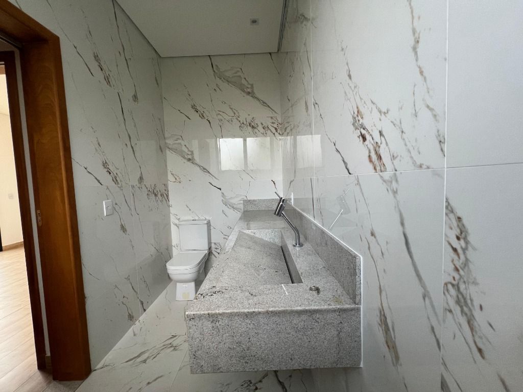 Foto do imóvel: Casa de Condomínio com 4 Quartos à Venda, 260 m² em Várzea - Lagoa Santa