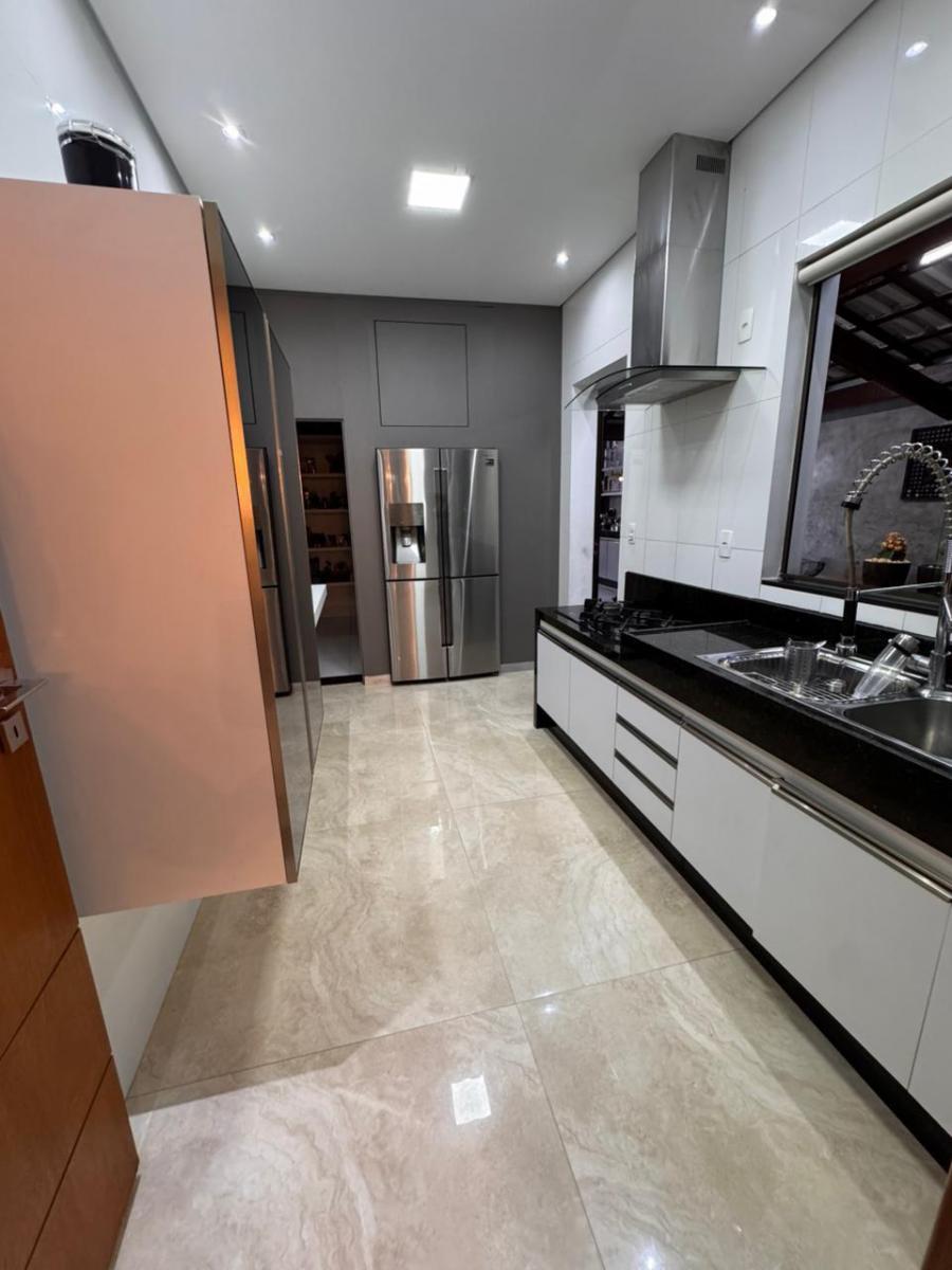 Foto do imóvel: Casa com 3 Quartos à Venda, 213 m² em Santa Amélia - Belo Horizonte