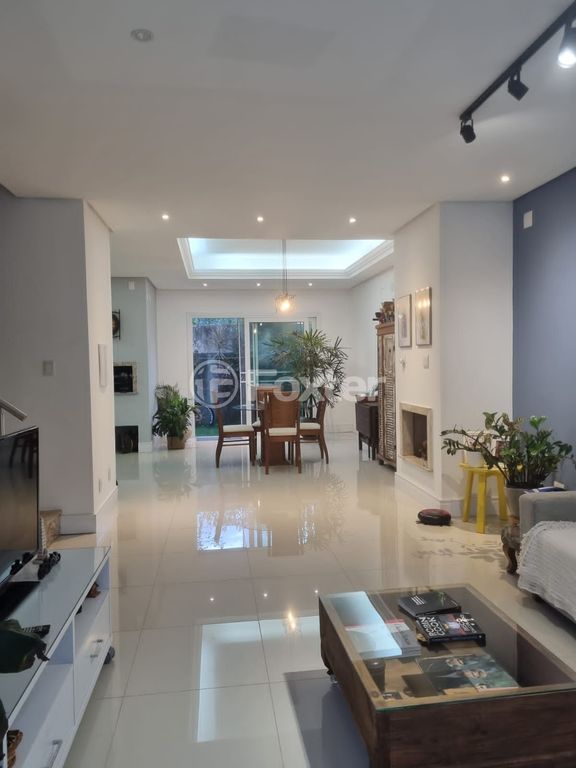 Imagem Sobrado com 2 Quartos à Venda, 154 m²em Hípica - Porto Alegre