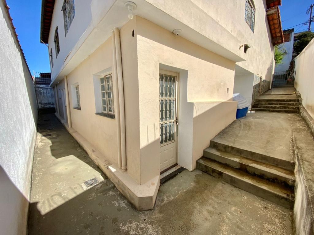 Imagem Casa com 3 Quartos à Venda, 250 m² em Santa Mônica - Belo Horizonte