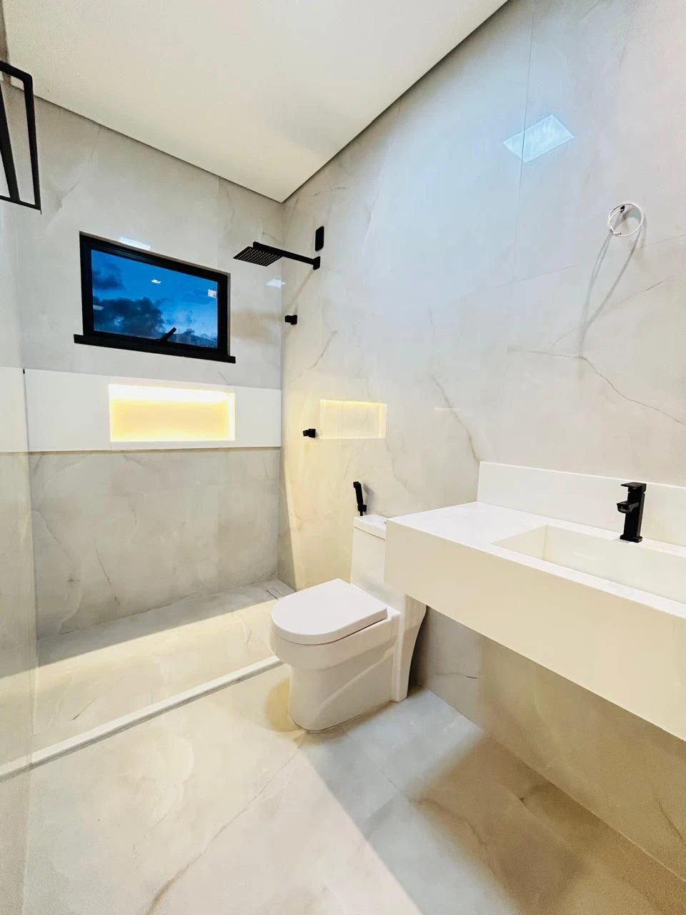 Foto do imóvel: Casa de Condomínio com 5 Quartos à Venda, 400 m² em Coaçu - Fortaleza