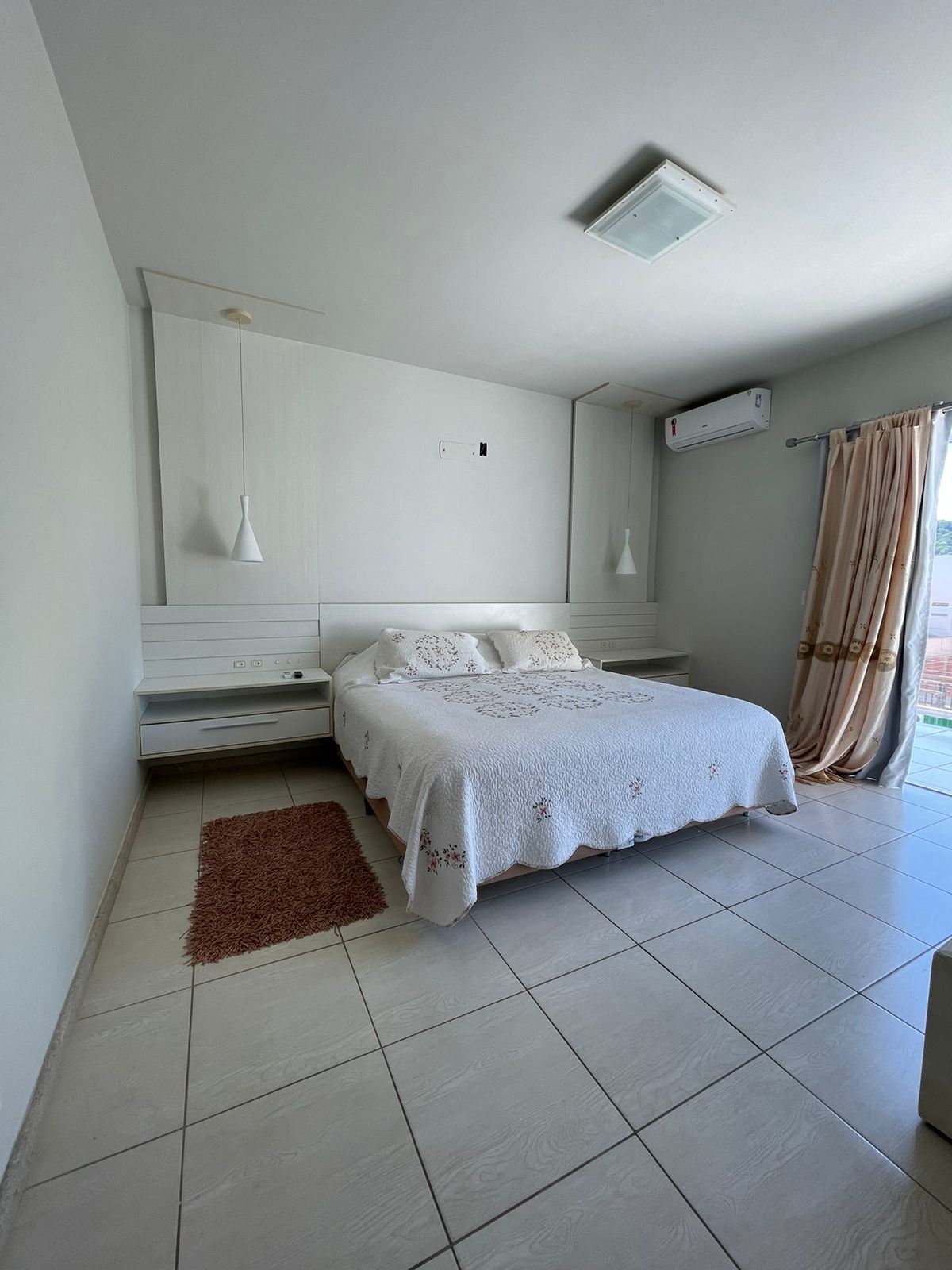 Imagem Casa com 3 Quartos à Venda ou Temporada, 202 m²em Praia dos Amores - Balneário Camboriú