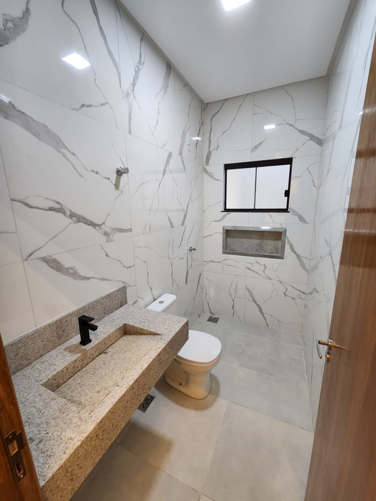 Imagem Casa com 3 Quartos à Venda, 135 m²em Jardim Presidente - Goiânia