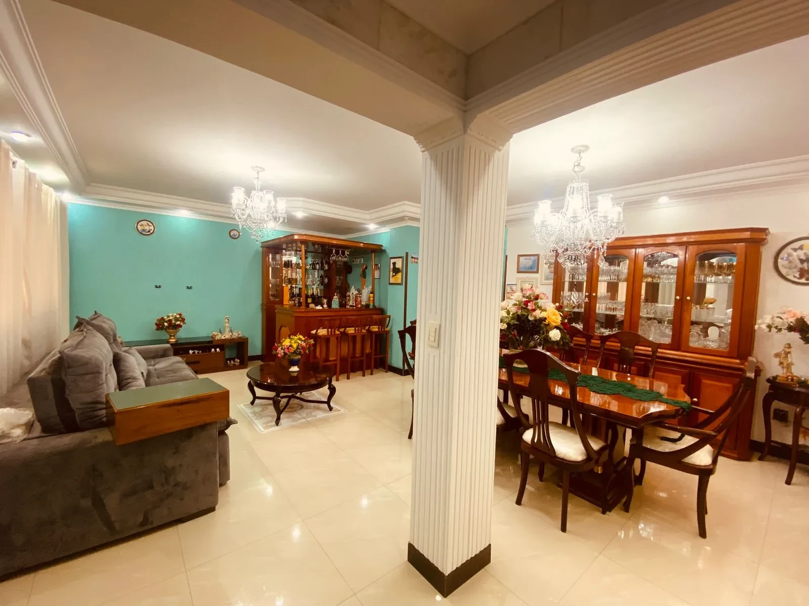 Imagem Sobrado com 4 Quartos à Venda, 255 m² em Embaré - Santos