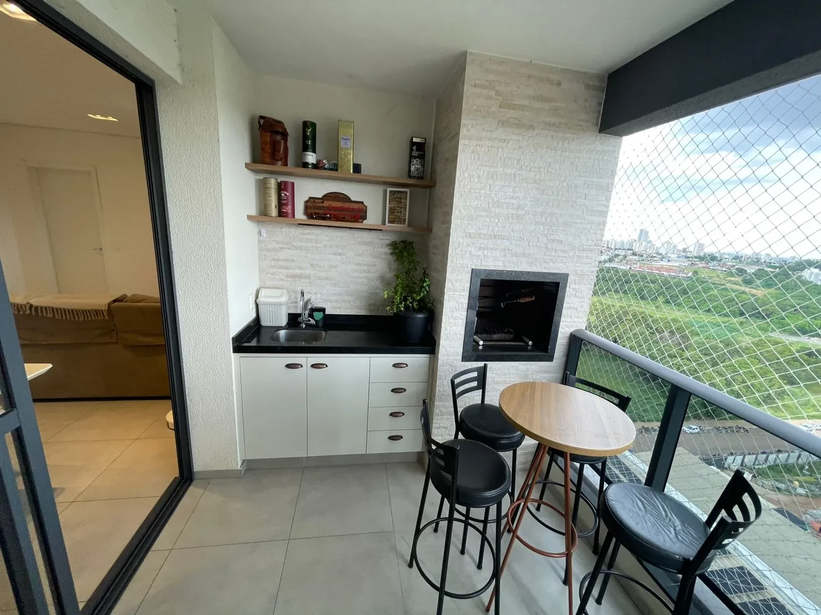 Imagem Apartamento com 2 Quartos para Alugar, 77 m² em Despraiado - Cuiabá