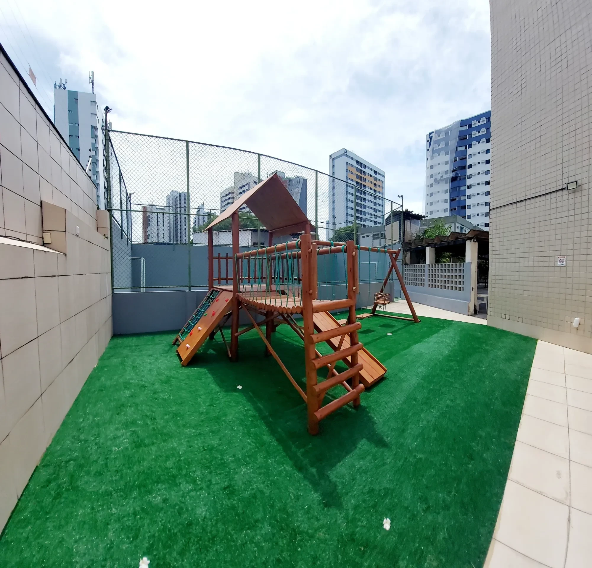 Imagem Apartamento com 2 Quartos à Venda, 76 m² em Espinheiro - Recife