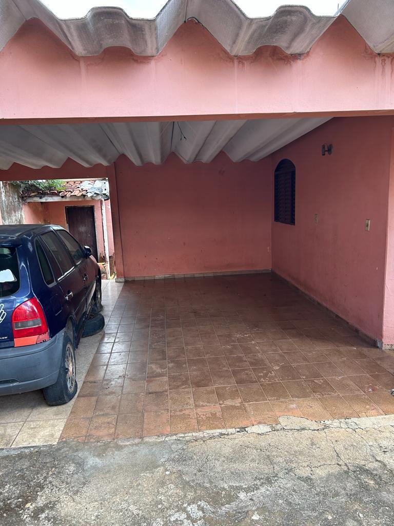Imagem Casa com 3 Quartos à Venda, 211 m²em Jardim América - Goiânia