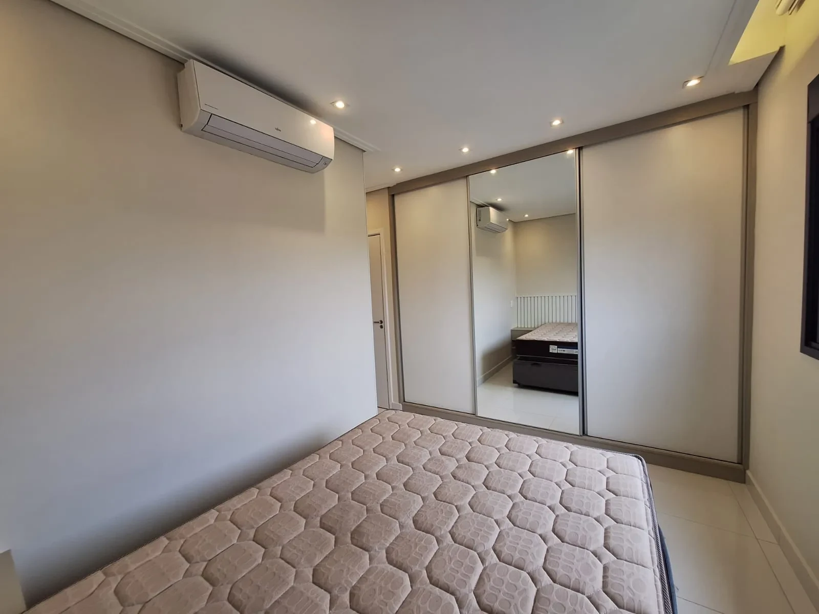 Foto do imóvel: Apartamento com 1 Quarto para Alugar, 70 m² em Alphaville Empresarial - Barueri