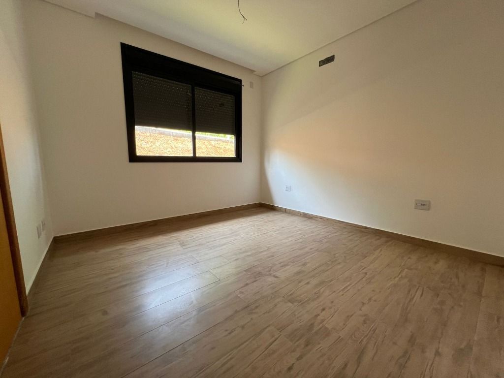 Imagem Casa de Condomínio com 4 Quartos à Venda, 200 m² em  - 