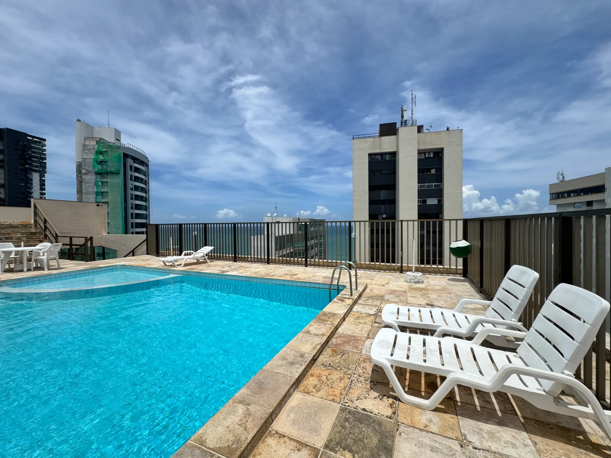 Imagem Apartamento com 2 Quartos à Venda ou Locação, 86 metros em Boa Viagem - Recife