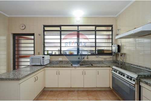 Imagem Sobrado com 3 Quartos à Venda, 351 m²em Jardim Esplanada II - São José dos Campos