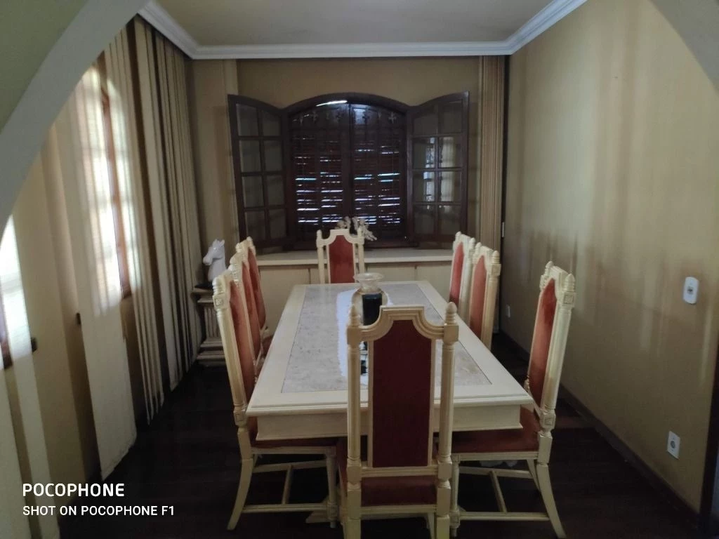 Imagem Casa com 5 Quartos à Venda, 290 m² em Parque Xangri-Lá - Contagem