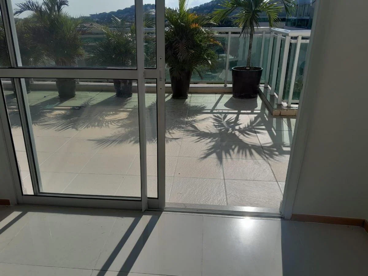 Imagem Cobertura com 3 Quartos à Venda, 210 m²em Camboinhas - Niterói