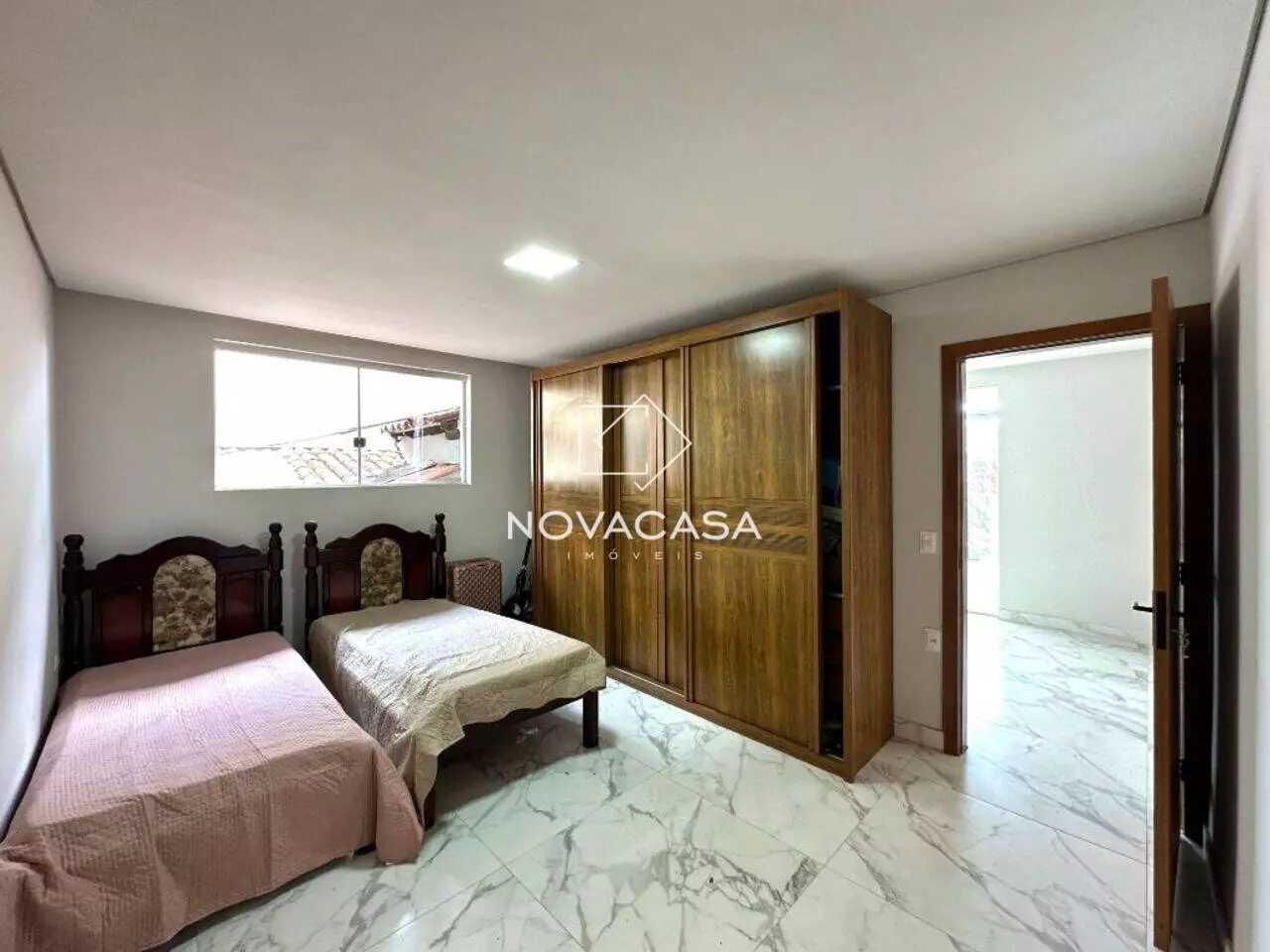 Foto do imóvel: Casa com 5 Quartos à Venda, 250 m² em Rio Branco - Belo Horizonte