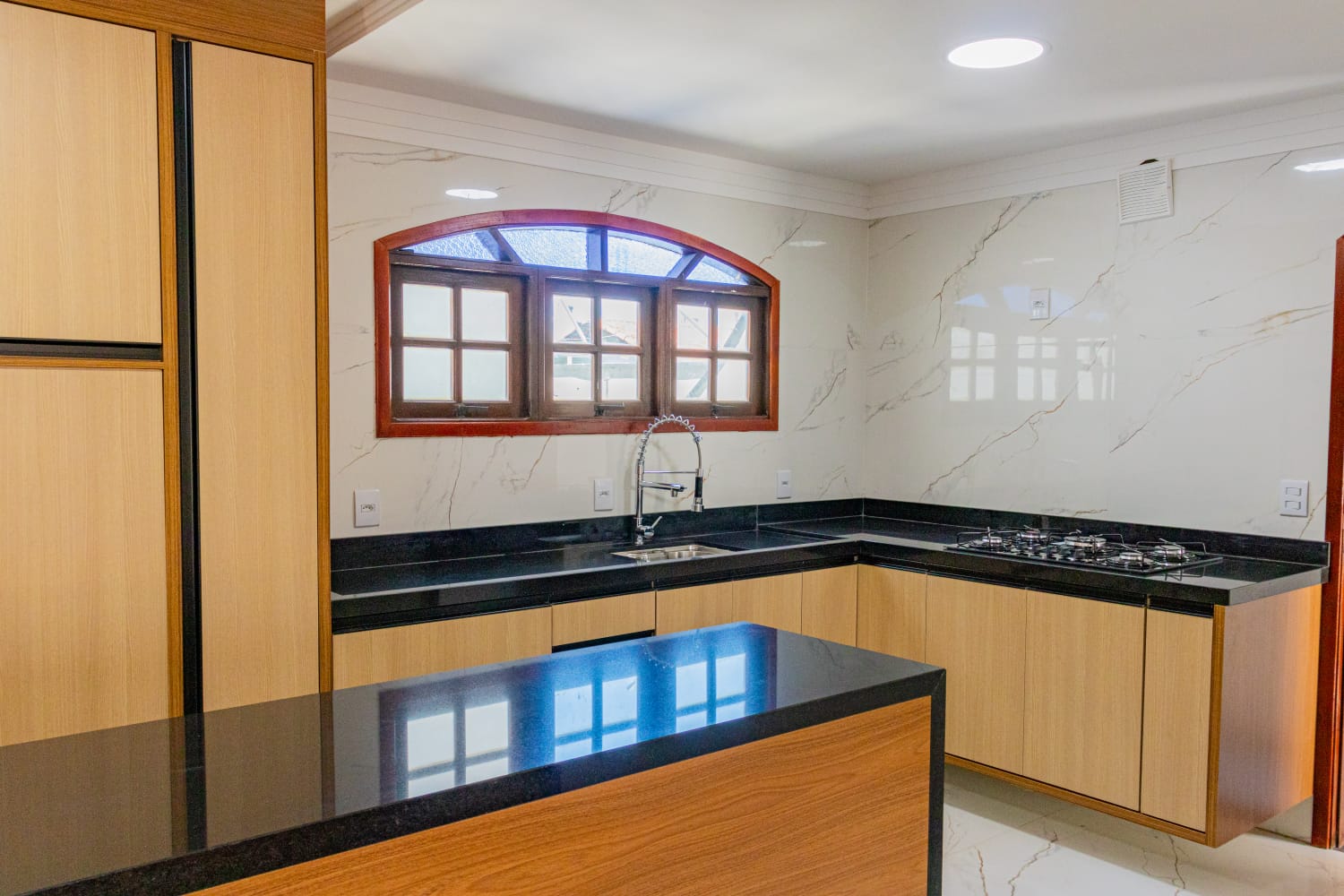 Imagem Casa com 4 Quartos à Venda, 300 m²em Chácara Jafet - Mogi das Cruzes
