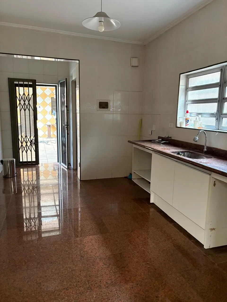 Imagem Sobrado com 4 Quartos à Venda, 367 metro em Vila Ponte Nova - Cubatão
