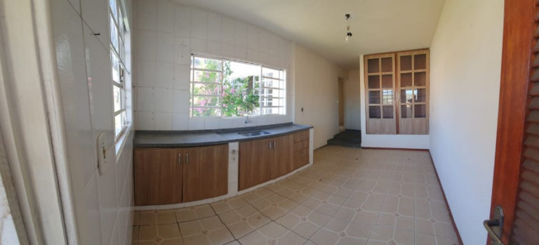 Imagem Casa com 2 Quartos à Venda, 163 m² em Centro - Cruzeiro