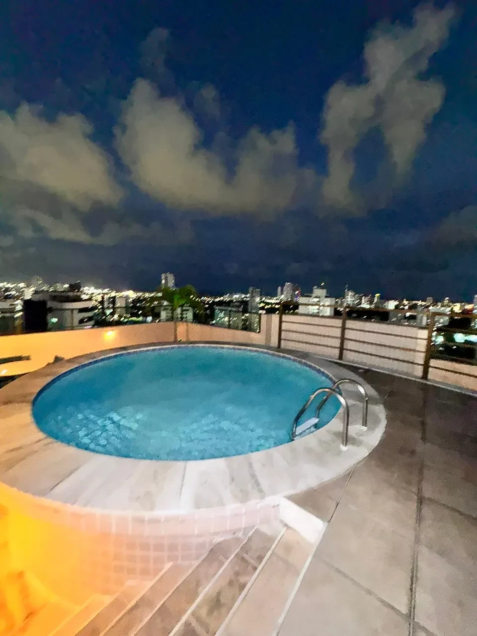 Imagem Apartamento com 2 Quartos à Venda, 58 m² em Espinheiro - Recife