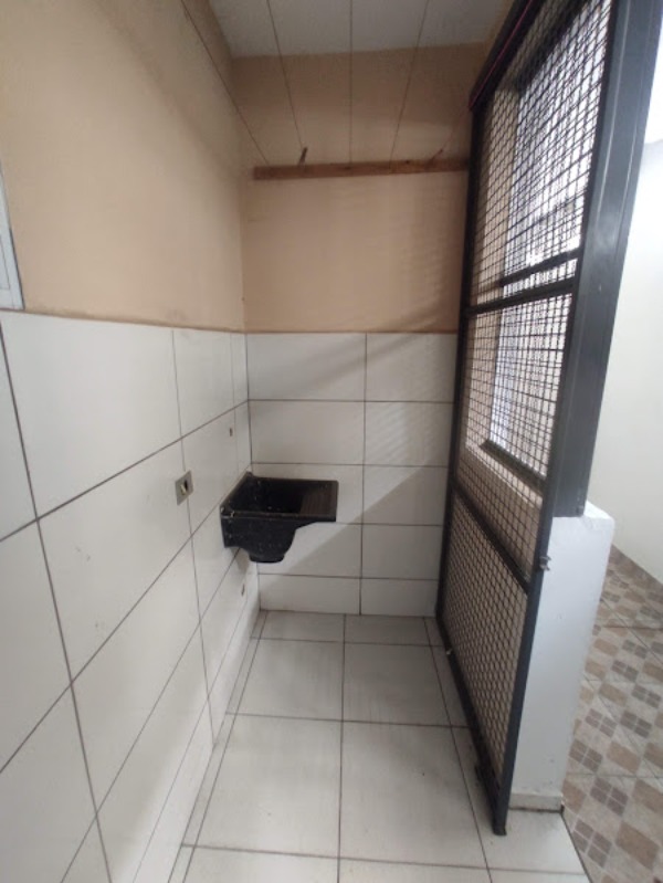 Imagem Casa com 2 Quartos para Alugar, 60 m²em Jardim Mangalot - São Paulo