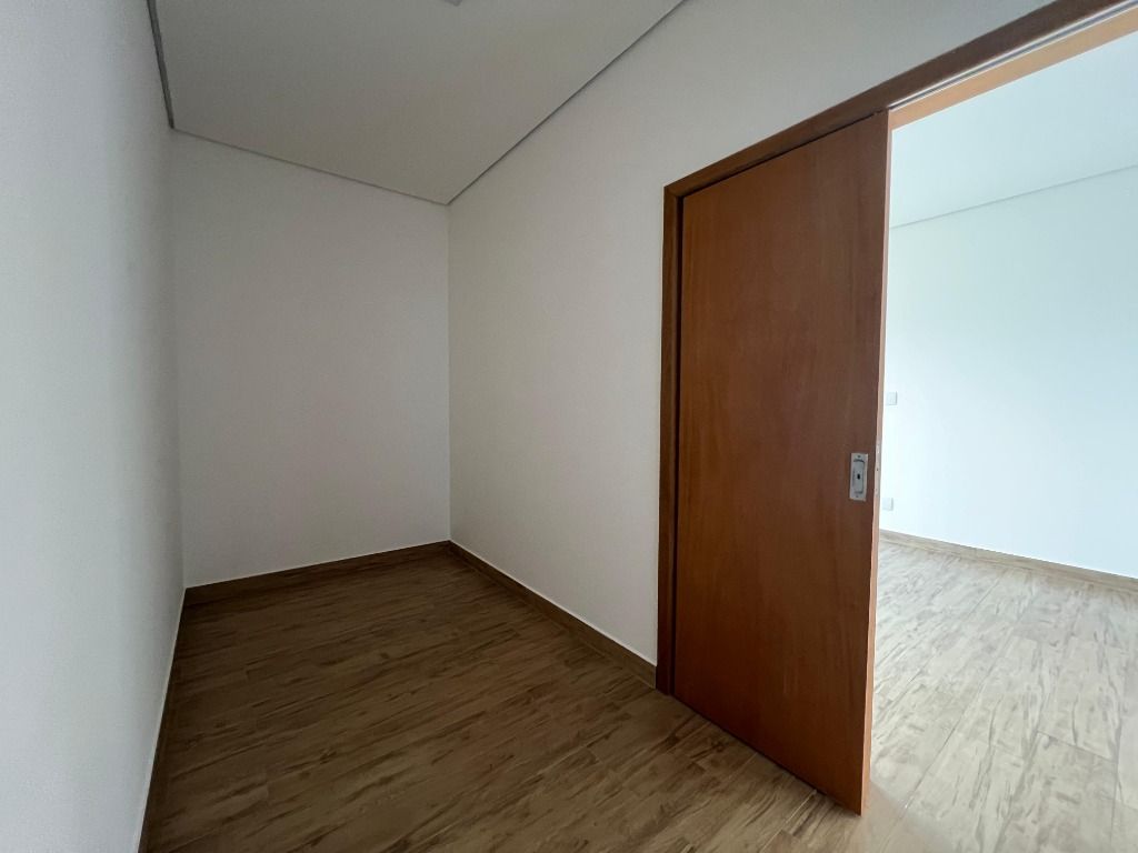 Foto do imóvel: Casa de Condomínio com 4 Quartos à Venda, 260 m² em Várzea - Lagoa Santa