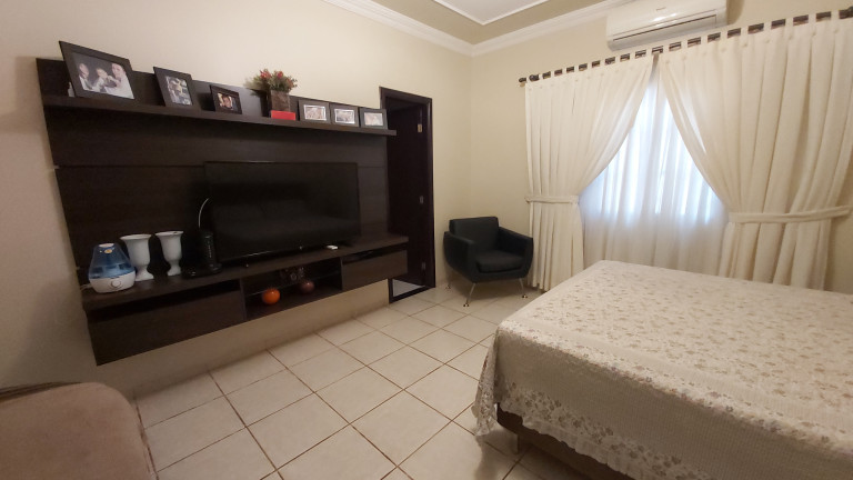 Imagem Casa com 2 Quartos à Venda, 252 metros em Vila Carlota - Campo Grande