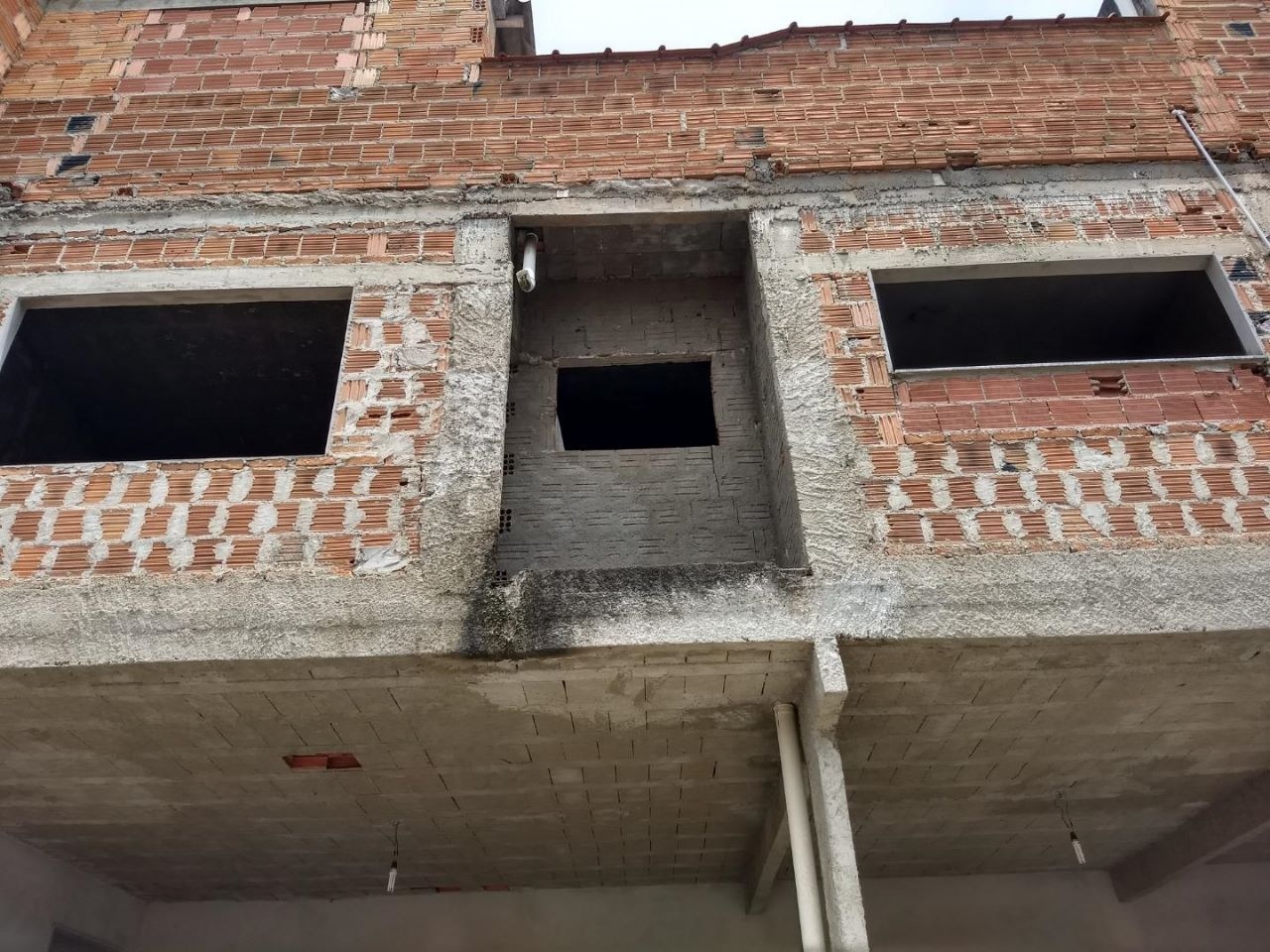 Imagem Sobrado com 4 Quartos à Venda, 382 m²em Centro - Cruzeiro