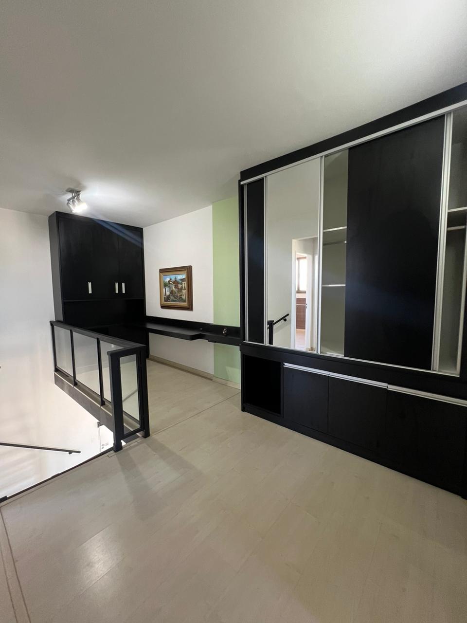 Imagem Apartamento com 3 Quartos para Alugar, 130 m²em Centro - Taubaté