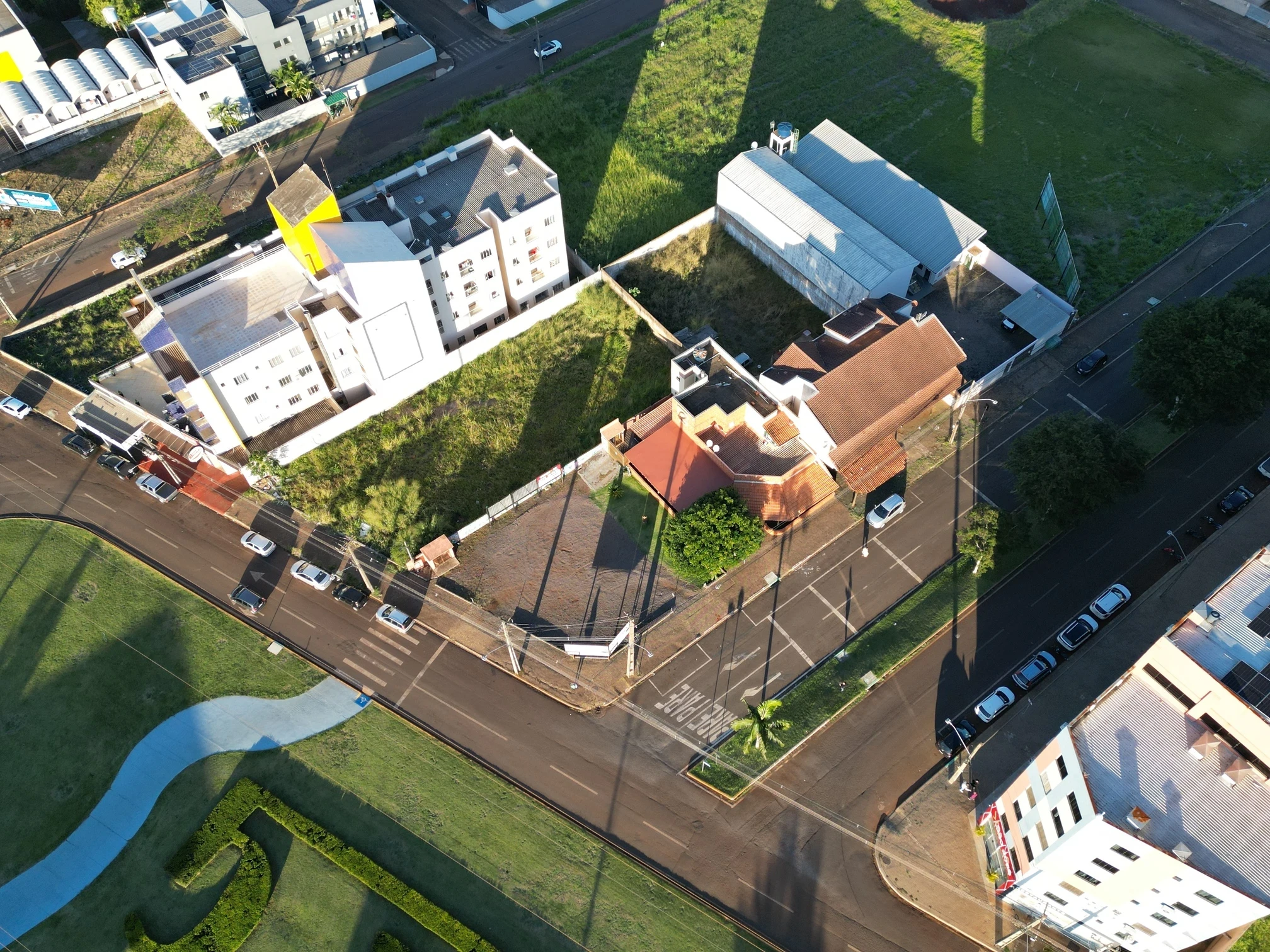 Foto do imóvel: Sala Comercial à Venda, 200 m² em FAG - Cascavel