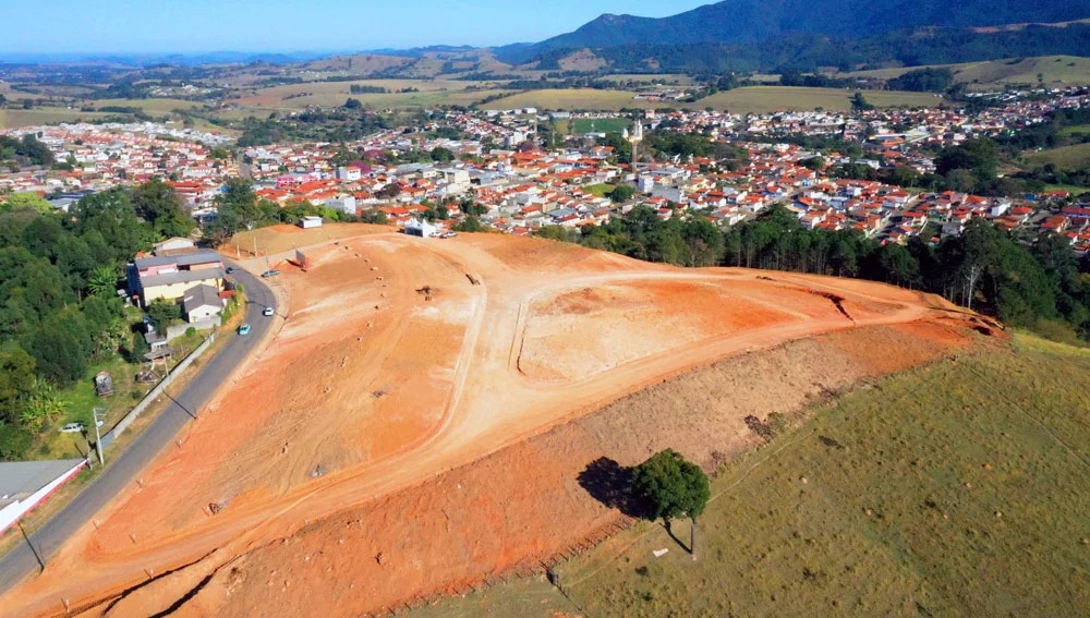 Terreno à Venda, 200 m²em Centro - Joanópolis