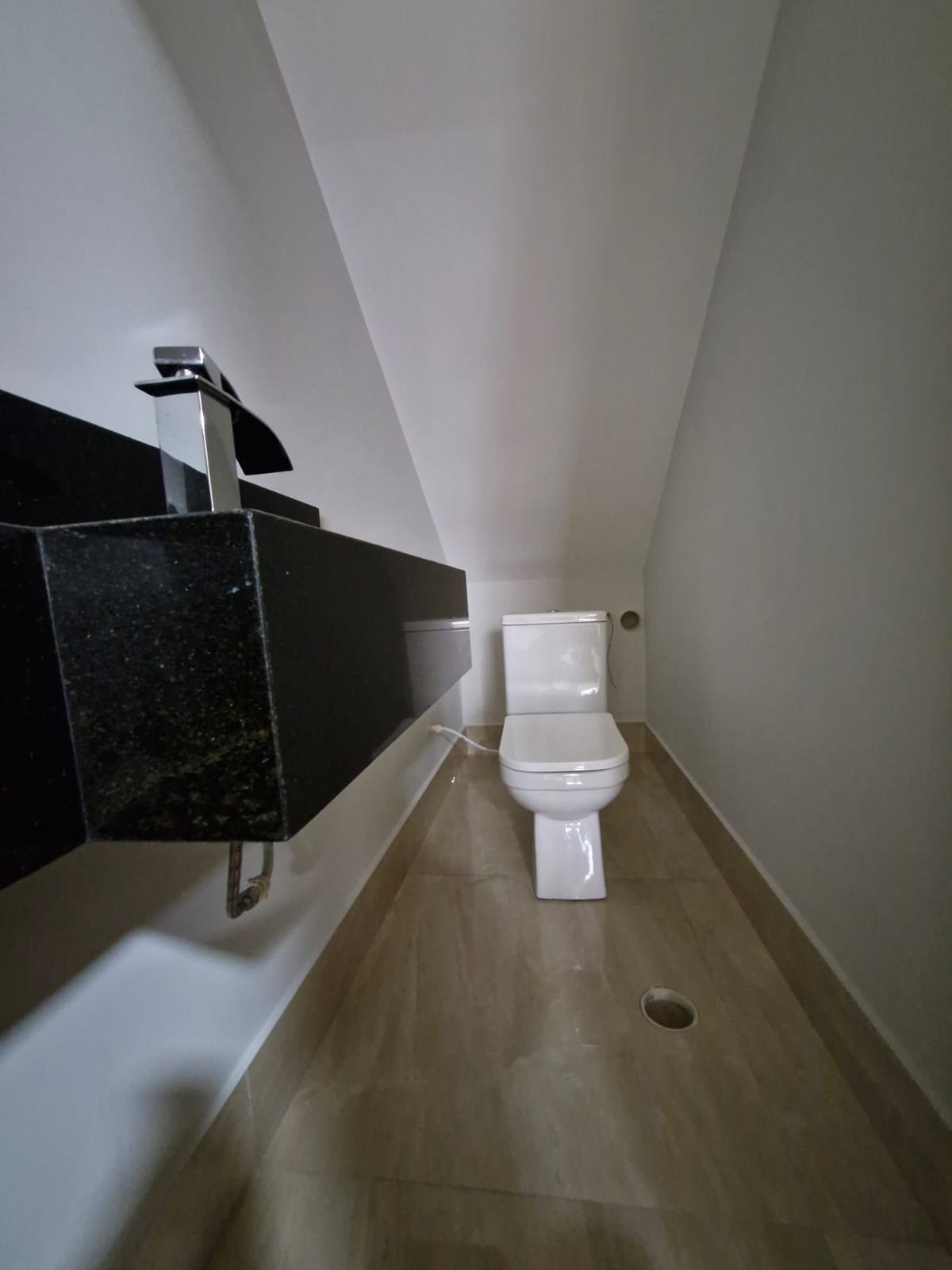 Imagem Sobrado com 3 Quartos à Venda, 193 m²em Jardim Santo Elias - São Paulo