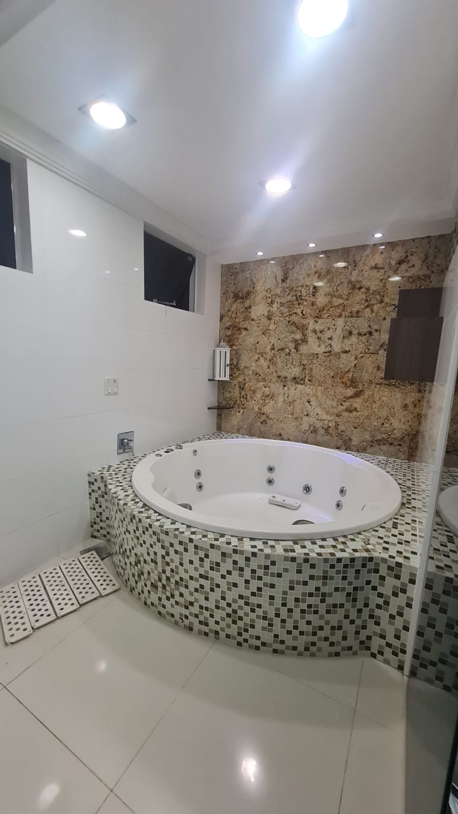 Foto do imóvel: Casa com 3 Quartos à Venda, 400 m² em Portão - Curitiba