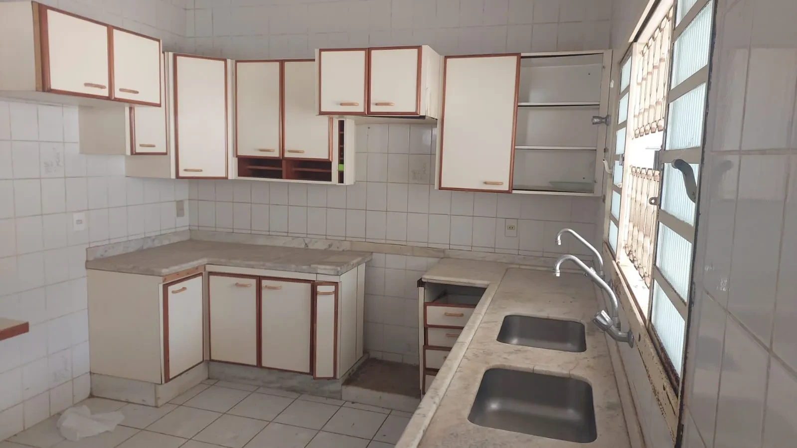 Imagem Casa com 3 Quartos para Alugar, 250 m² em Jardim das Américas - Cuiabá