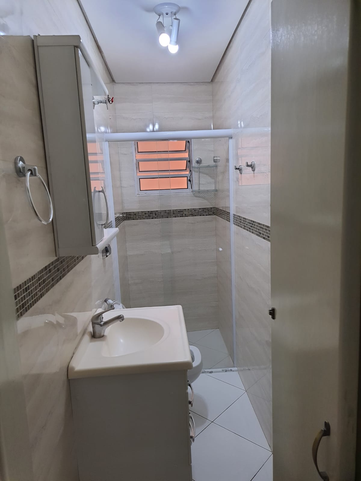 Imagem Casa com 4 Quartos à Venda, 92 m²em Vila Natália - São Paulo