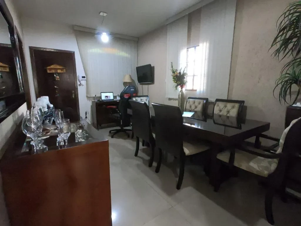 Imagem Casa com 2 Quartos à Venda, 100 m² em Planalto - Belo Horizonte