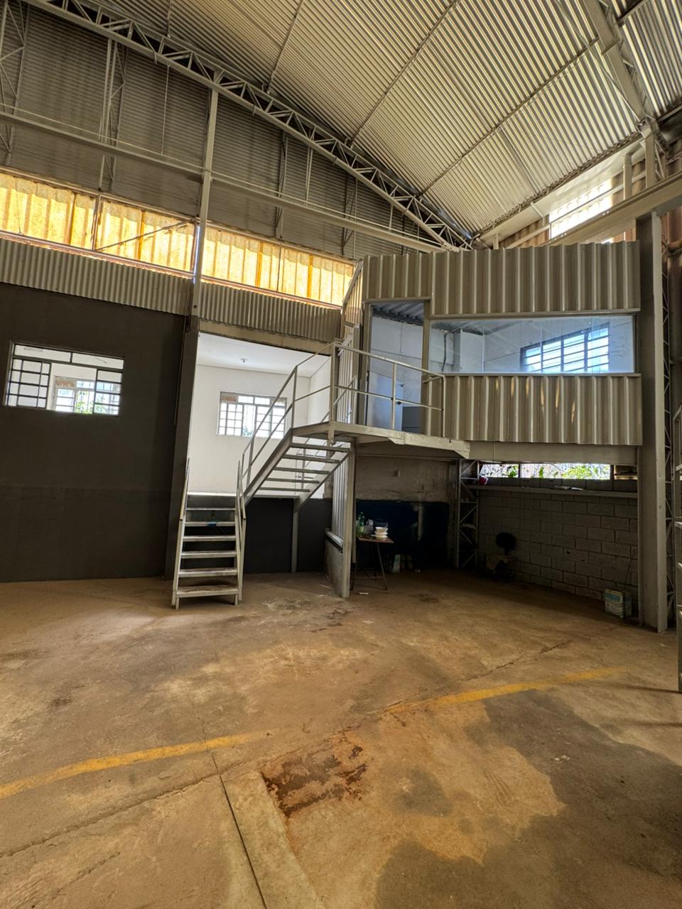 Imagem Galpão à Venda ou Locação, 2.128 m² em Guaxinduva - Atibaia