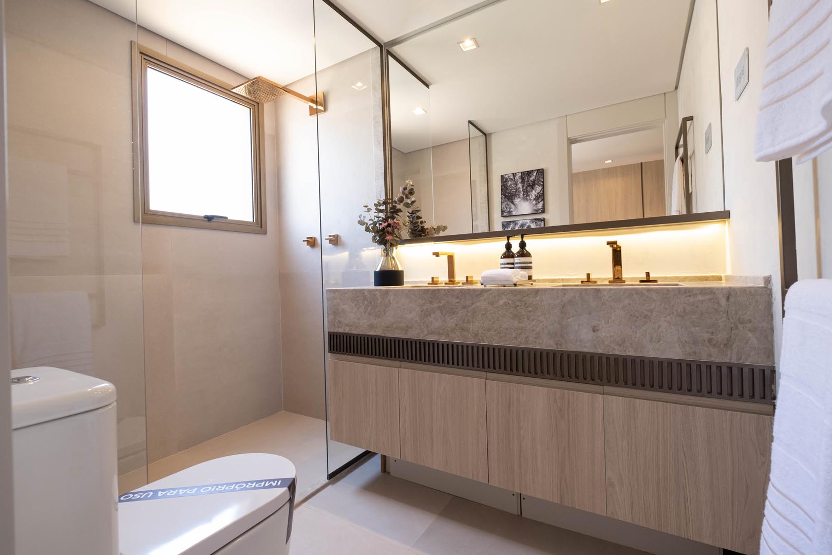 Imagem Apartamento com 2 Quartos à Venda, 80 m²em Moema - São Paulo