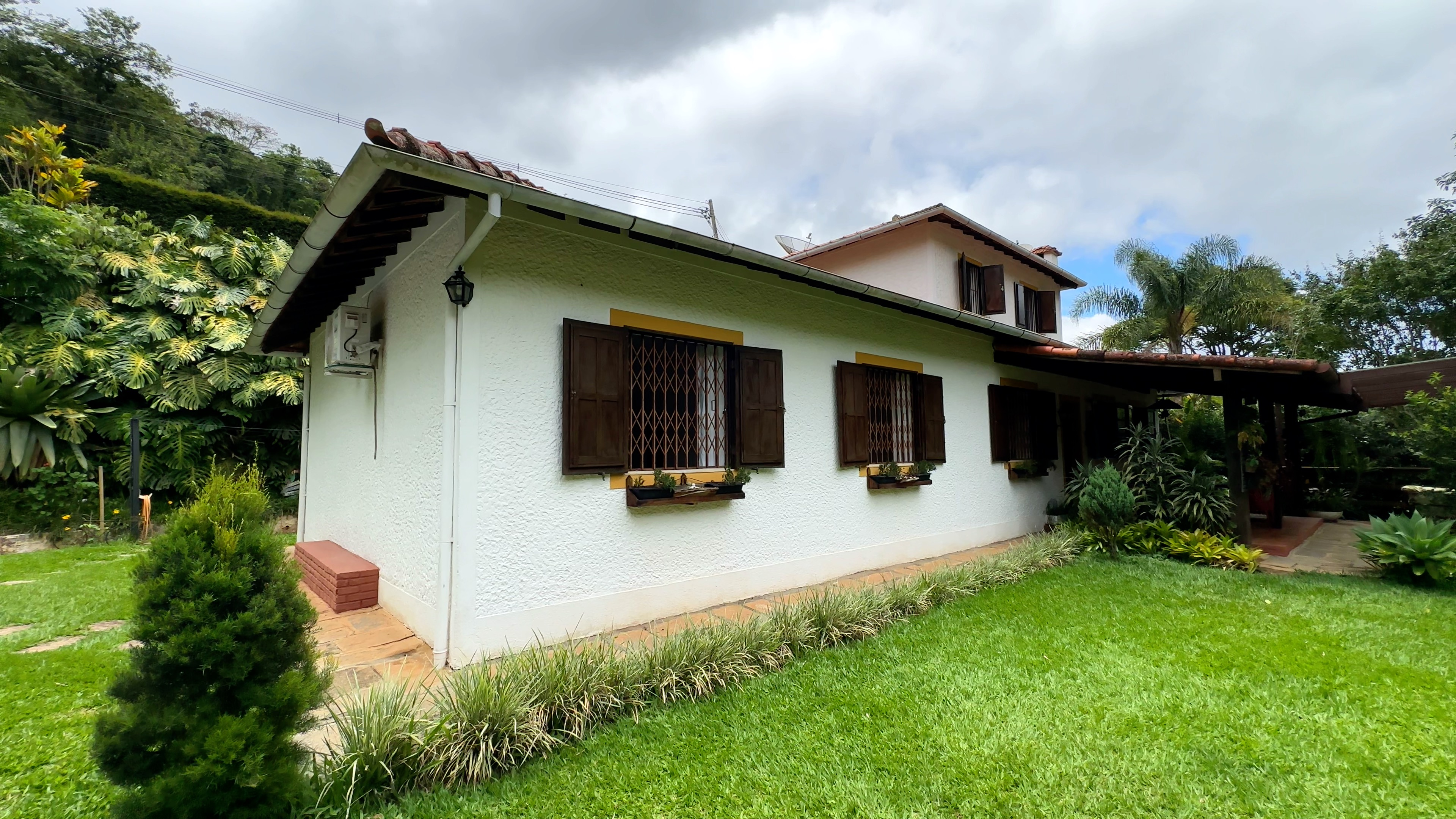 Foto do imóvel: Casa com 5 Quartos à Venda, 240 m² em Itaipava - Petrópolis